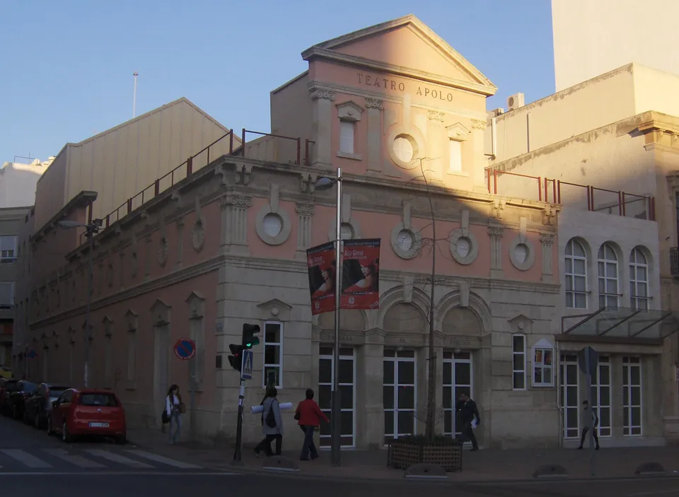 Fachada del Teatro Apolo de Almería